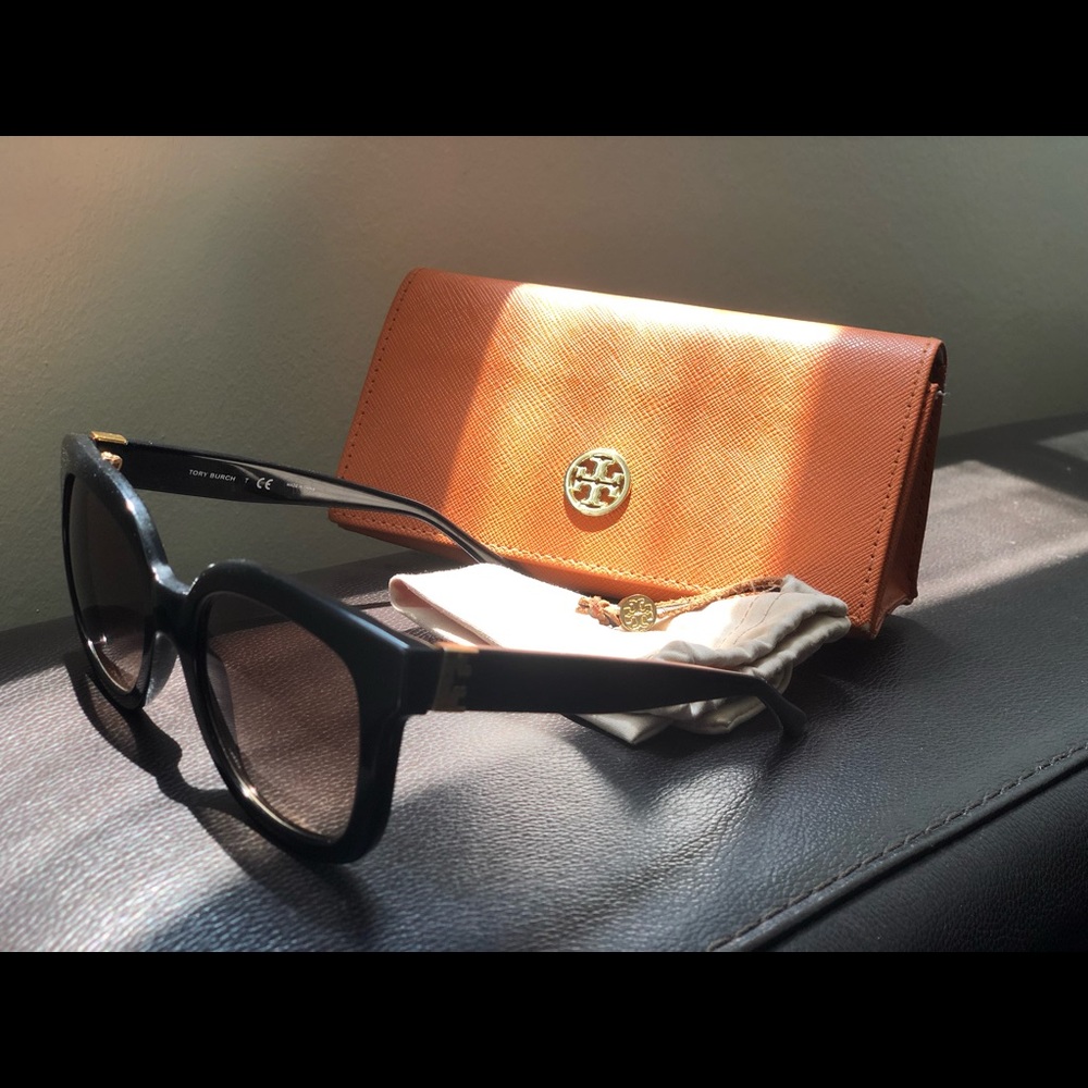 Tory Burch sunglasses with dust bag and case
